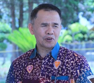 Bupati Kerinci Adirozal Umumkan Dirinya Terkonfirmasi Covid 19