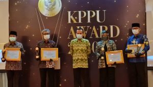 Fachrori dianugerahi Penghargaan KPPU Award