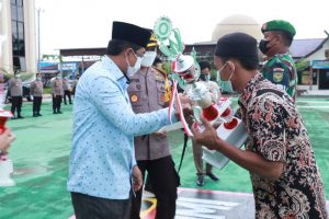 Serahkan Hadiah Festival Da’i Cilik Dan Arakan Sahur Online, Bupati Apresiasi Kapolres Dan Jajaran