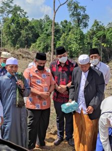 Hadiri Peletakan Batu Pertama Pembangunan Pesantren Daaru At Tauhid, HBA : Pesantren benteng bagi generasi kita dari pengaruh negatif