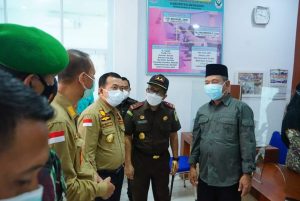 Gubernur Al Haris Serahkan Alat PCR ke Labkesda Merangin