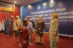 Kukuhkan 6 Bunda PAUD Kabupaten/Kota, Bunda PAUD Provinsi Jambi: Mari Bergerak Bersama untuk mengembangkan PAUD di Provinsi Jambi