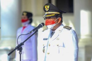 Bupati Anwar Sadat inspektur Upacara Pengibaran Bendera Merah Putih