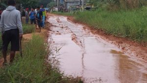 Jalan Rusak Parah, Warga Minta Pemkab Perbaiki