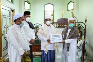 Bupati Tanjab Barat Safari Jumat “Berkah” Di Masjid Darrul Jannah Di Kelurahan Tungkal II