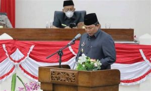 Rapat Paripurna Ke 3 DPRD Tanjab Barat, Wabup Hairan Bacakan Tanggapan Bupati