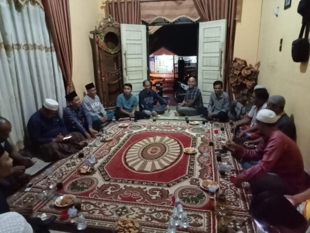 Terkait Kades dan Janda Tertangkap di Semak-semak. Malam ini Lembaga Adat Biuku Tanjung Kembali Gelar Sidang Adat