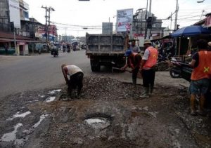 Dinas PUPR Provinsi Jambi Lakukan Pemeliharaan Ruas Jalan Sentot Alibasha