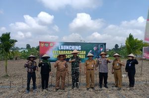 Komandan Kodim 0415/Jambi Kol Inf Marsal Denny diwakili Pasiterdim Mayor Inf Beni mengikuti kegiatan Kasad di Provinsi Jambi tepatnya Kabupaten Tebo rangka Lounching Ketahanan Pangan