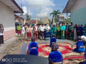 Bupati Masnah Hadiri Pengukuhan Lembaga Adat di Kecamatan Sekernan