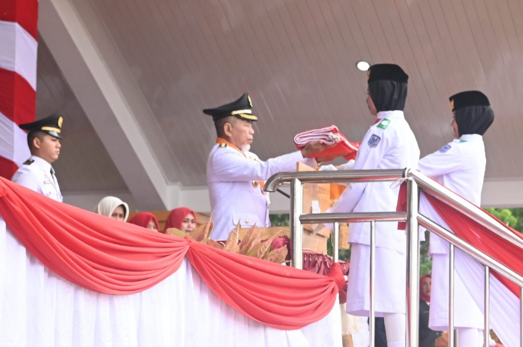 Bupati dan Sekda Merangin Dua Kali Ikuti Upacara Bendera Memperingati HUT RI ke-77
