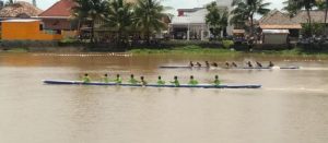 Meriahkan HUT RI, Warga Kayu Agung Berkumpul di sungai Gelar Lomba Perahu Bidar