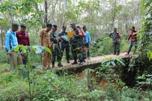 Kasdim 0402/OKI Tinjau Lokasi TMMD di Desa Cahya Bumi.