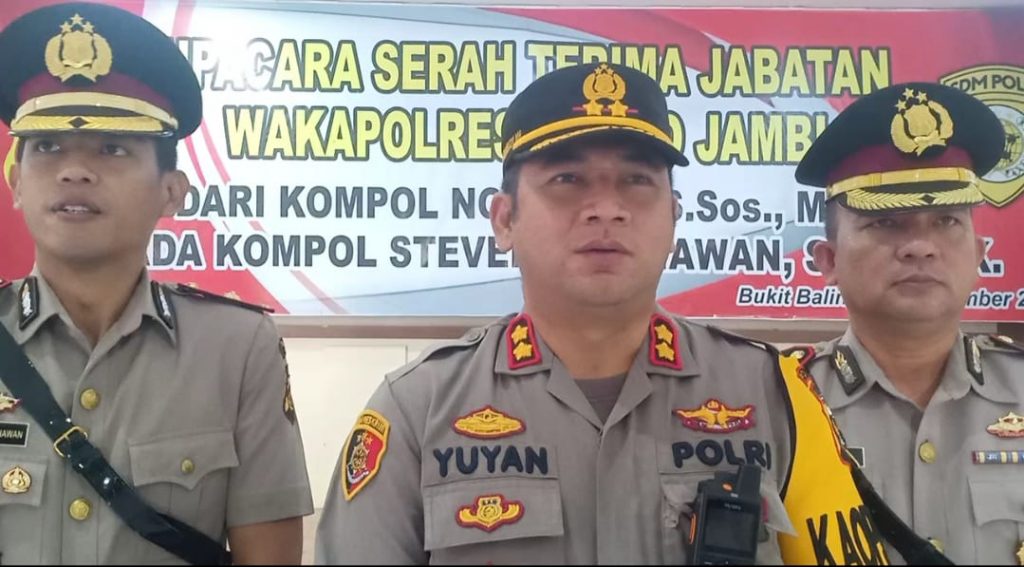 Polres Muaro Jambi menggelar Upacara Serah Terima Jabatan Waka Polres Muaro Jambi