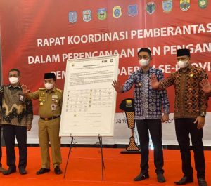 Pj Bupati Muaro Jambi Bachyuni Deliansyah menghadiri rapat bersama Komisi Pemberantasan Korupsi (KPK)