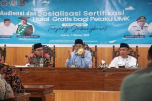 Bupati Tanjab Barat : Pentingnya Sertifikasi Halal Bagi Produk IKM Untuk Menopang Misi Pencapaian 10 Juta Sertifikasi Halal