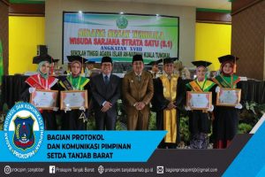 Bupati Tanjab Barat Hadiri Pelaksanaan Wisuda Sarjana ke-18 STAI An-Nadwah