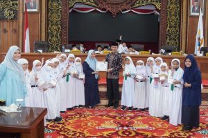 SD Islam Al Azhar 57 Jambi Fieldtrip ke DPRD provinsi Jambi