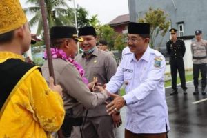 Bupati Tanjabbar Memberikan Ucapan Selamat Kepada Kapolres Yang Lama Dan Kapolres Yang Baru