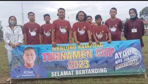 Merlung kampung turnamen Cup resmi ditutup,Tim Desa tanjung Paku juara