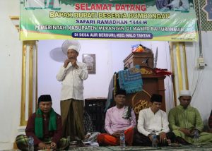 Malam Ketujuh Puasa, Bupati Mashuri Safari Ramadhan ke Desa Aur Berduri