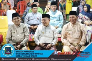 Bupati Tanjab Barat Dampingi Gubernur Jambi Pada Pembukaan Festival Arakan Sahur Ramadan 1444 H/2023 M