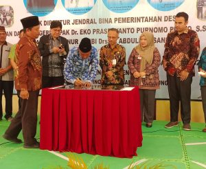 Wakili Bupati Tanjab Barat, Sekda Tanjab Barat Dampingi Dirjen Bina Pemdes Kemendagri pada Monitoring dan Evaluasi Lomba Desa Serta Peresmian Desa Pencak Silat