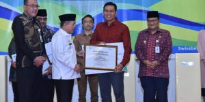 Bupati MFA Terima Anugerah Paritrina Award Tahun 2022 Tingkat Propinsi Jambi