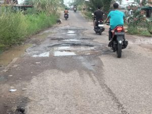 Masyarakat Kecamatan Padamaran OKI Keluhkan Jalan Rusak