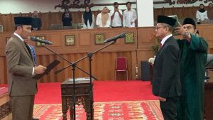 Ketua DPRD Jambi, Edi Purwanto Pimpin Pengambilan Sumpah PAW Yeri Muthalib