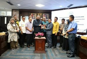 Pinto Pimpin Bapemperda Study Banding ke DPRD Sumatera Barat