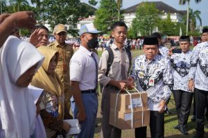 Hadir di Peringatan HUT ke 78 PGRI, Al Haris : Cahaya Ilmu Dari Guru Suluh Benderang Menemani Langkah Anak Bangsa