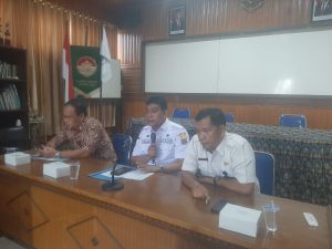 Ismed Wijaya Buka Rapat Evaluasi Bantuan Pangan