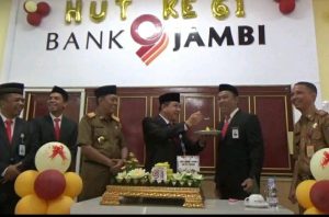 Jadi Inspektur Upacara HUT ke-61 Bank Jambi, Pj Bupati Merangin Bacakan Sambutan Gubernur Jambi