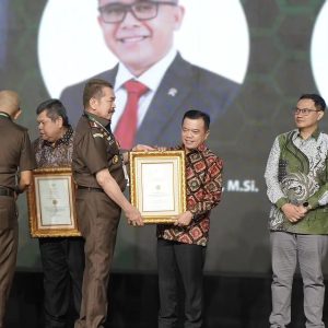 Al Haris Satu-satunya Gubernur di Indonesia Terima Penghargaan R. Soeprapto Award Tahun 2024 dari Kejagung