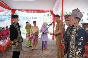 Bachyuni Hadiri Pengukuhan Pemangku adat Desa Mekar Jaya