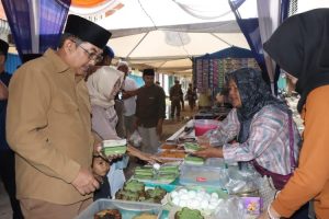 Bupati Tanjab Barat Tinjau Langsung Pasar Beduk Ramadan 1445 H/2024 M