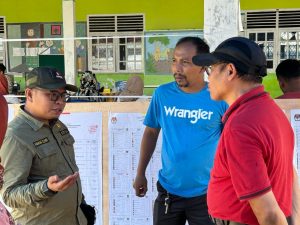 Mendapat Informasi Adanya Warga Tak Memenuhi Syarat Memaksa Milih, Ketua Bawaslu Merangin Langsung Turun ke Lokasi