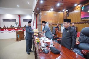 Bupati Tanjab Barat Ikuti Rapat Paripurna Ketiga DPRD