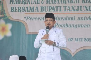 Hadiri Halal Bihalal di Kecamatan Bram Itam, Bupati sampaikan Kabar Gembira akan Menaikan Gaji Aparat Desa