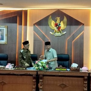 Wabup Batanghari Hadiri Rapat Paripurna Penyampaian Nota Pengantar LKPD Bupati Batang Hari Tahun Anggaran 2024