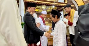 Ketua DPRD Jambi Beserta Keluarga Shalat Idul Adha di Masjid Al Falah Jambi.