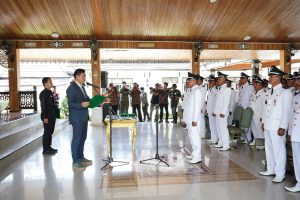 Bupati Mhd. Fadhil Arief lantik dan kukuhkan Kepala Desa penyesuaian masa jabatan.