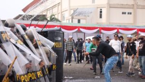 Polres OKI Gelar Apel Dan Simulasi Sipamkota Jamin Keamanan Pilkada 2024