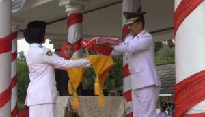 Pemkab Muaro Jambi Sukses Naikkan dan Turunkan Bendera Merah Putih