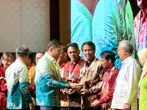 PSR di OKI Terluas di Indonesia, PJ Bupati Terima Anugerah Perkebunan