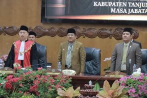 Bupati Anwar Sadat Hadiri Pelantikan 35 Anggota DPRD Tanjab Barat Periode 2024-2029