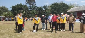 Raden Najmi Buka Sepakbola U-12 di Mestong