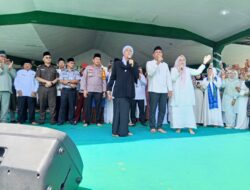 Muhammad Fadhil Arief dan Opick Bersholawat Bersama Ribuan masyarakat Kabupaten Batang Hari