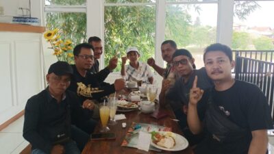 DPC PJS KABUPATEN BATANGHARI GELAR MAKAN SIANG BERSAMA:MOMENTUM EVALUASI DAN SILATURAHMI.